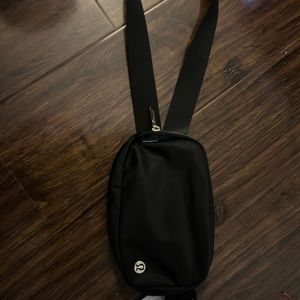 Brand new Lululemon everyday bag gold logo